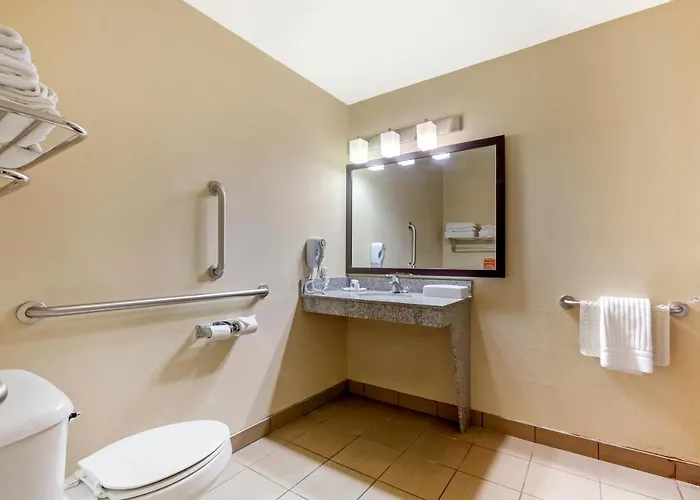 Comfort & At Powell 4*