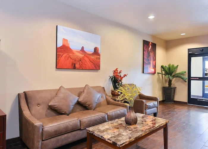 Comfort & At Powell Hotel 4*