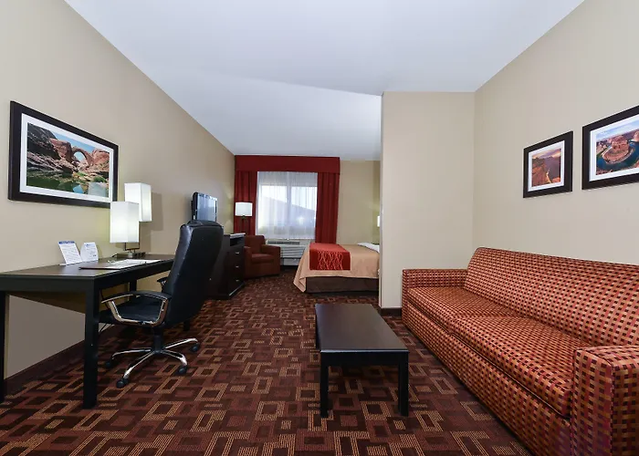 Hotel Comfort & At Powell 4*