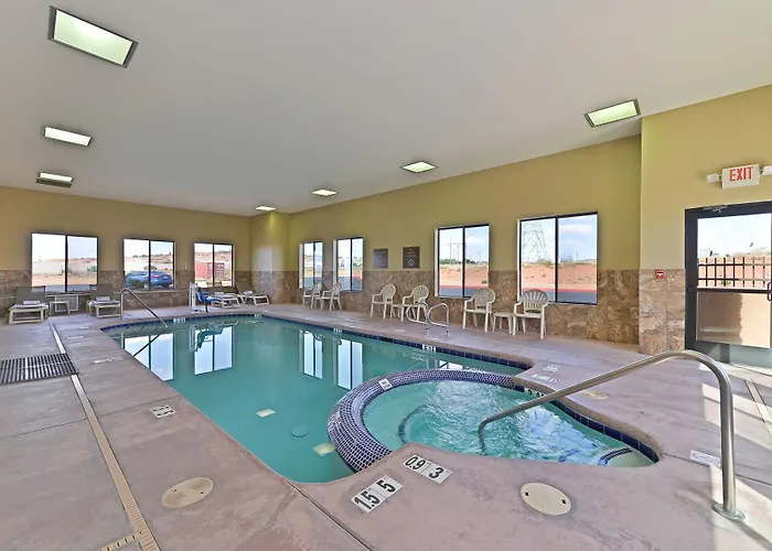 Comfort & At Powell Hotel 4*