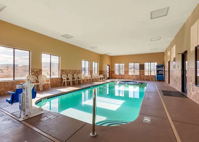 Hotel Comfort & At Powell 4*