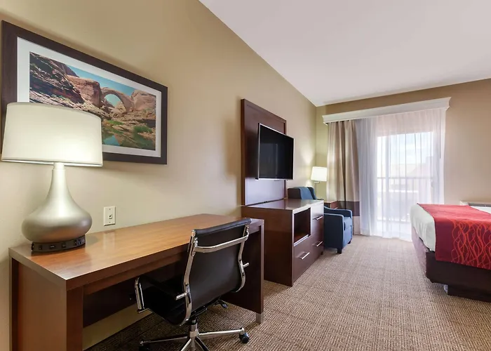 Comfort & At Powell Hotel